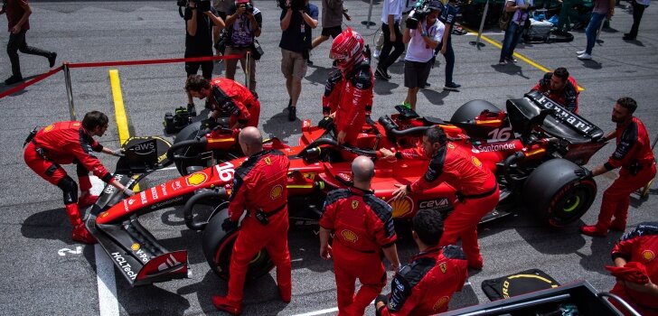 Leclerc, en la parrilla de salida de Interlagos