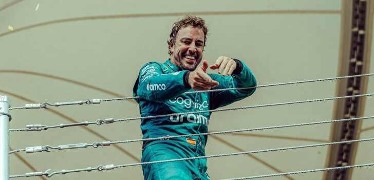 Alonso, en el podio de Interlagos