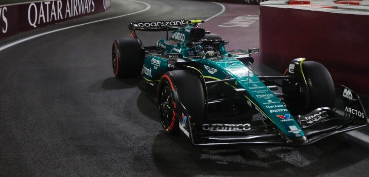 Alonso, en los boxes de Las Vegas