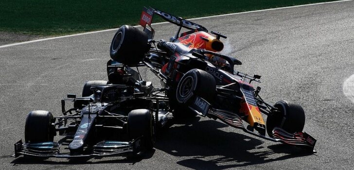Verstappen y Hamilton, accidente en 2021