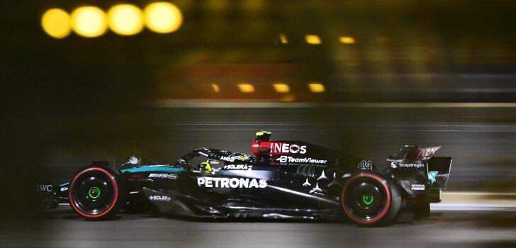 Lewis Hamilton en los FP2