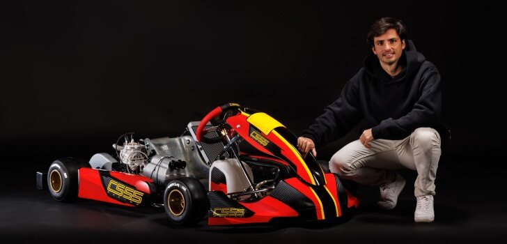 Sainz, junto a su kart