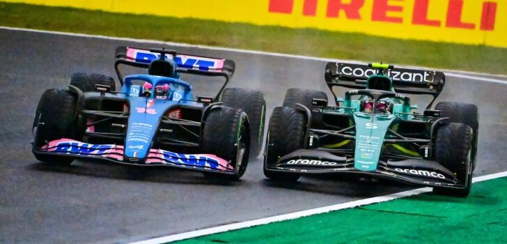 Vettel y Alonso luchan en la temporada 2022 de F1