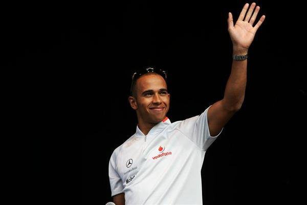 Hamilton: "Aunque los resultados no lo reflejen, estamos trabajando muy duro"