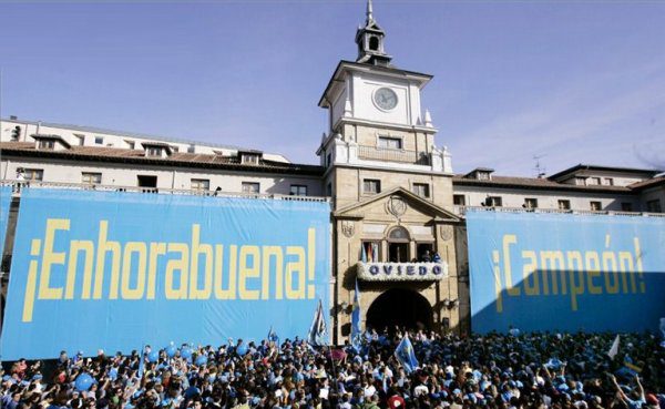 Alonso rodará con el R28 por las calles de Oviedo