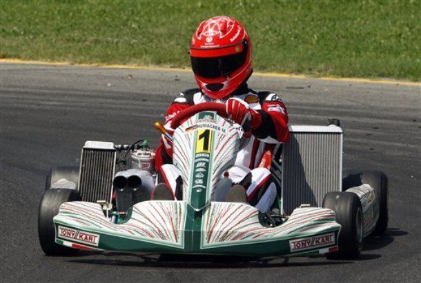 Schumacher continua entrenando con karts