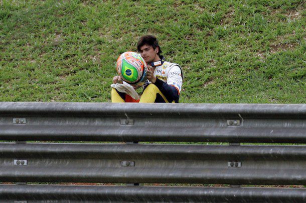 Nelsinho Piquet no quiere "correr para su padre"