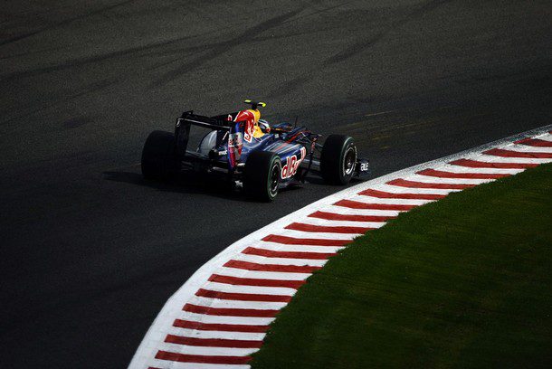 Vettel sube al podio mientras Webber se hunde