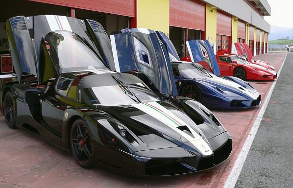 Ferrari manda a Gené a una exhibición en Brno