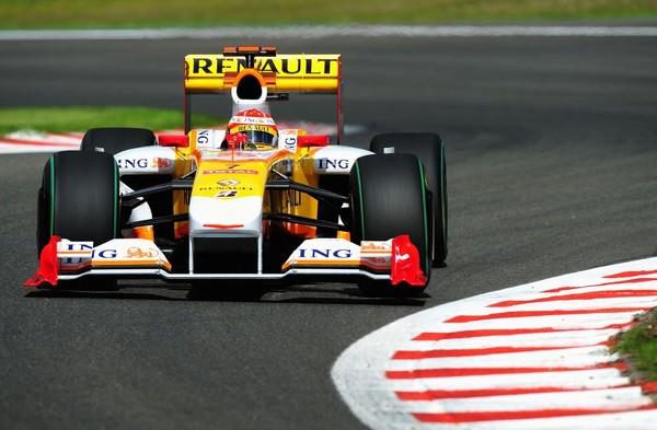 Alonso y Renault seguirán peleando en Monza