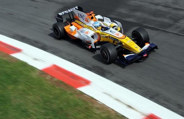 Alonso y Renault seguirán peleando en Monza
