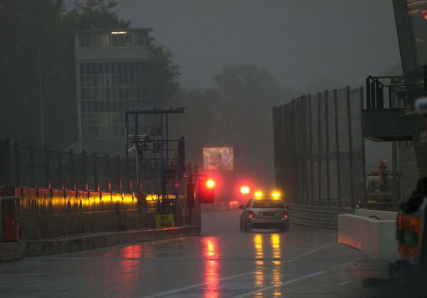La lluvia vuelve a amenazar la carrera en Monza