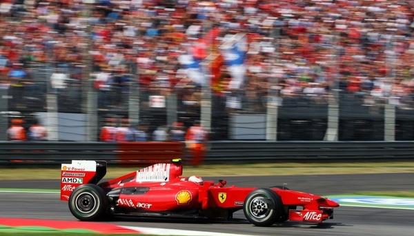 Raikkonen entre los tres primeros, Fisichella 14º