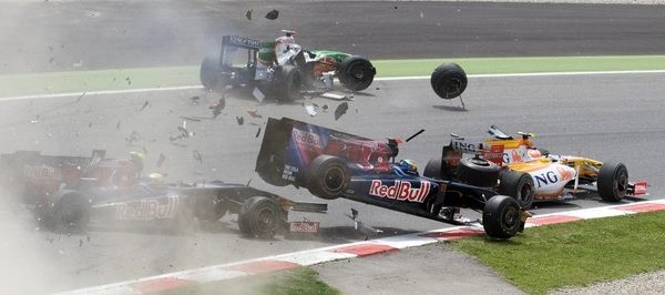 Irvine: "La Fórmula Uno no es un deporte puro... y así deberia seguir siendo"