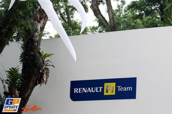 El box de Renault amanece sin 'ING'
