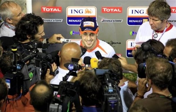 Alonso: "Este podio es para el equipo... y también para Flavio"