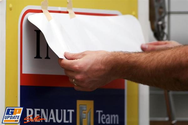 Renault anunciará la semana que viene a sus pilotos para 2010