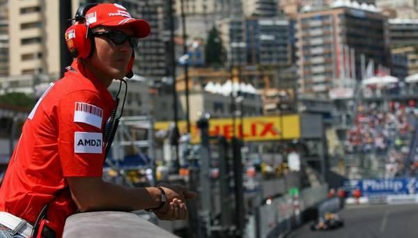 Schumacher: "Vettel aún puede ganar el título"