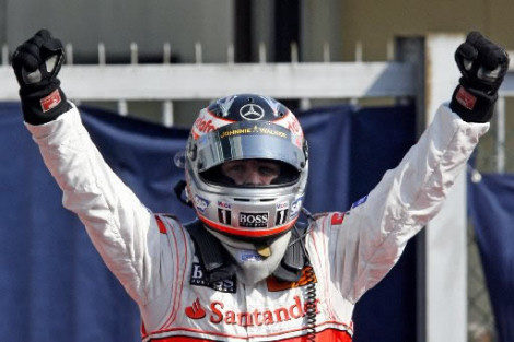 Alonso a tres puntos de Hamilon, Ferrari se desvanece