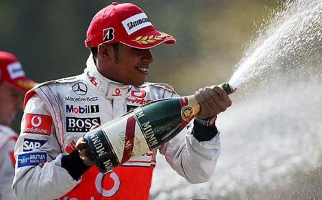 Hamilton: "El toque con Massa me limitó durante la carrera"