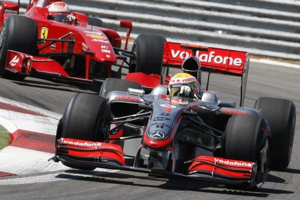 La temporada 2010 volverá a ser un duelo entre McLaren y Ferrari, según Lauda