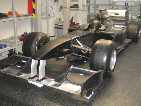 Lotus presenta las primeras imágenes de su coche