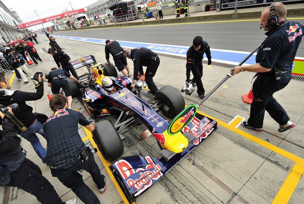 Red Bull "se está quedando sin tiempo" para elegir motor