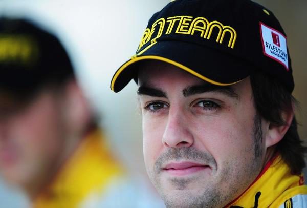 Stewart: "Alonso mantiene una relación excelente con su coche y no comete errores"