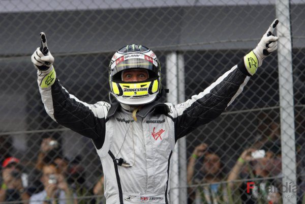 Brawn repite que hay un 99% de posibilidades de que Button se quede