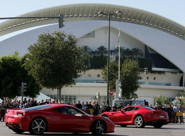 Ferrari toma las calles de Valencia