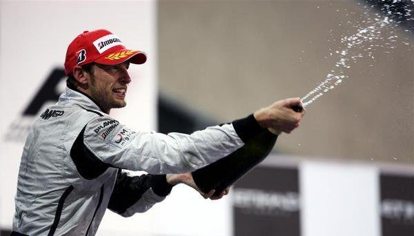 Button sigue pidiendo más dinero a Brawn