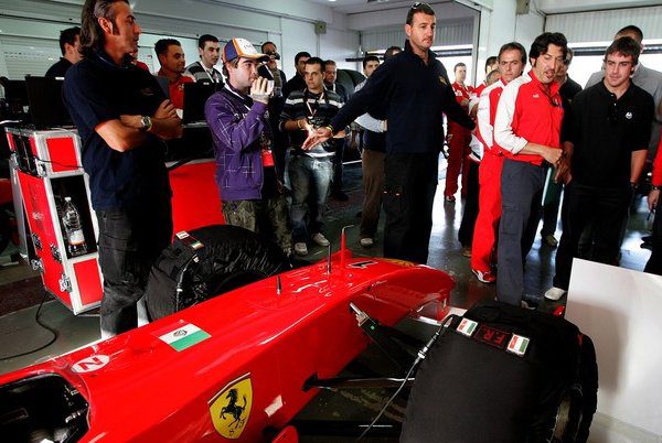 Alonso, el gran protagonista de las 'Ferrari World Finals' en Cheste