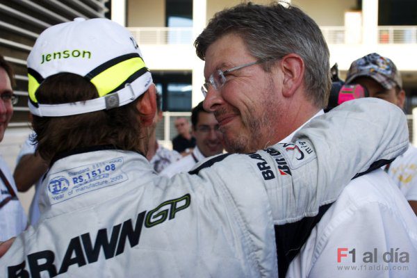 Button sigue negociando con Brawn GP