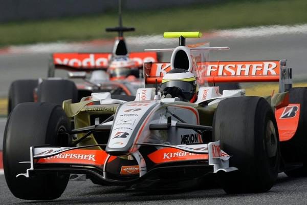 De la Rosa, con pie y medio en Force India