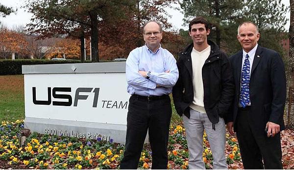 'Pechito' López, de visita por la fábrica de USF1