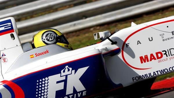 Mañana comienzan tres días de test en Jerez... y Soucek repinta su casco para la ocasión