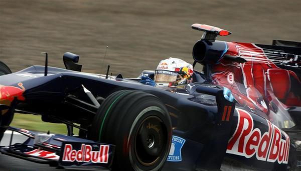 Alguersuari tiene el volante asegurado en Toro Rosso