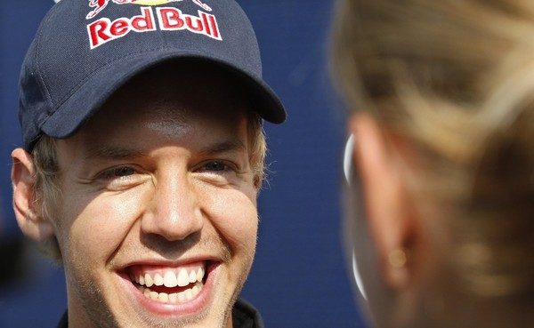 Vettel quita hierro a la vuelta de Schumacher