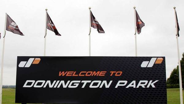 12 potenciales compradores para Donington Park