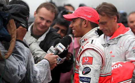 Hamilton cree que Alonso ha traicionado a McLaren