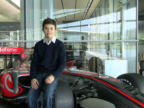 McLaren firma a una joven promesa de 14 años