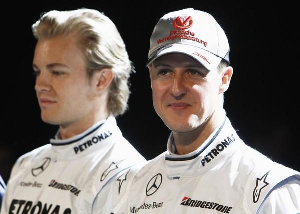 Rosberg tendrá que compartir estreno con Schumi
