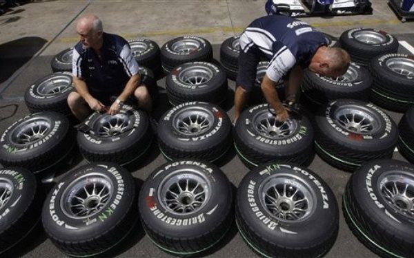 Los equipos acuerdan una modificación en el reglamento de neumáticos