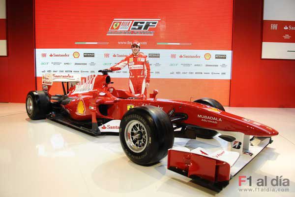 Alonso simplifica el volante del Ferrari