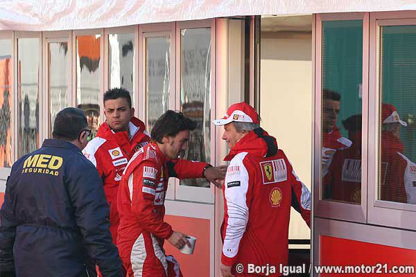 Alonso ya rueda con el Ferrari