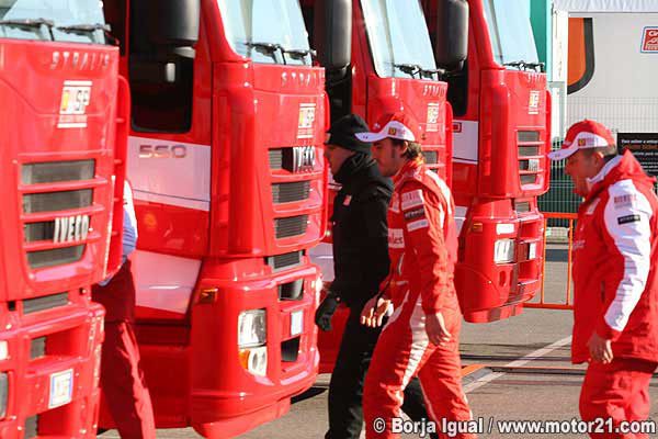 Alonso ya rueda con el Ferrari