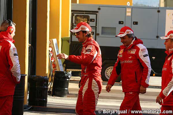 Alonso ya rueda con el Ferrari