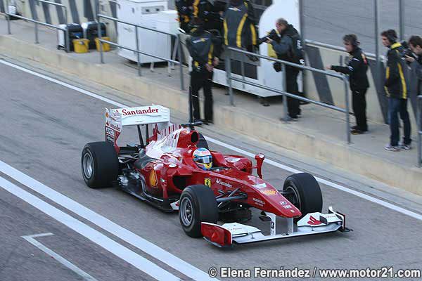 Alonso ya rueda con el Ferrari