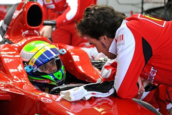 Massa: "Alonso todavía debe aprender a trabajar al estilo de Ferrari"