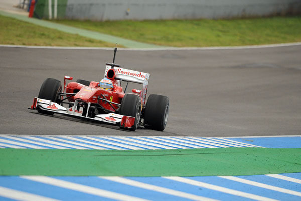 Simulación de carrera sin problemas para Alonso
